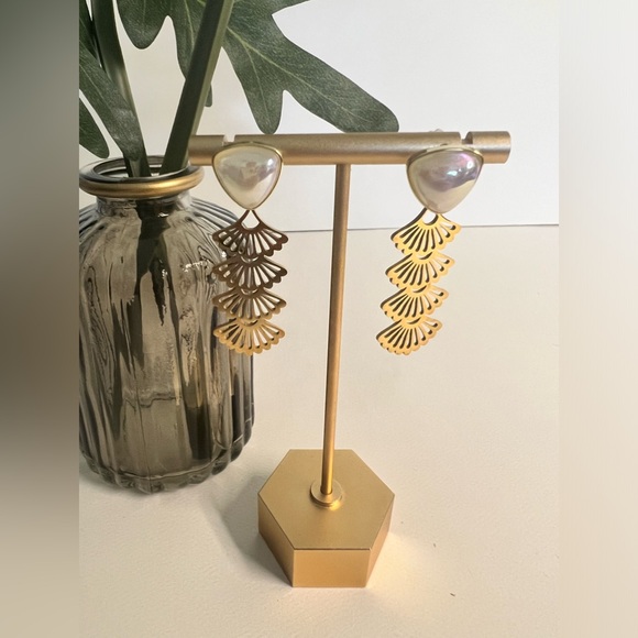 Art Nouveau Flower & Pearl Drop Earrings - Elegant Floral Gold Earrings - Picture 5 of 9